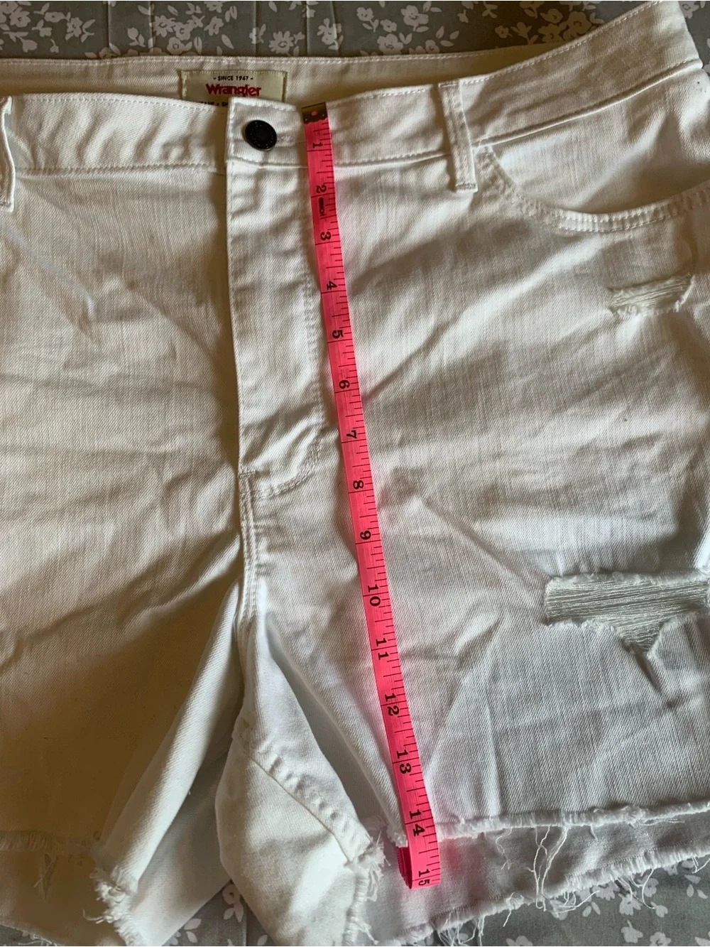 Wrangler mid-to-high rise white denim shorts